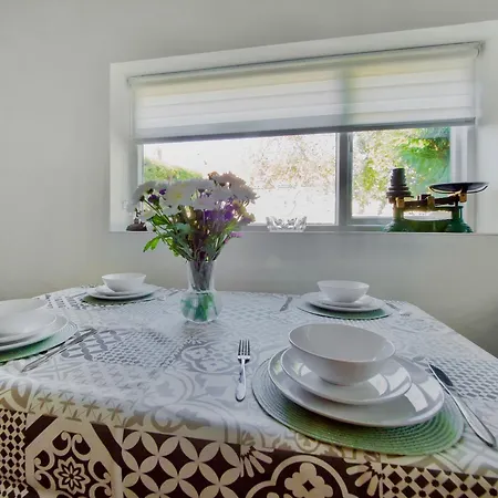 Lawns * 赫尔姆斯利